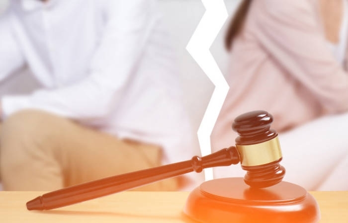 夫妻共同债务怎么承担？一方对外所欠债务属于共同债务吗？